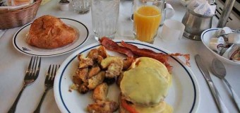 Tipping in an Amtrak Dining Car – Why, When, and How Much?